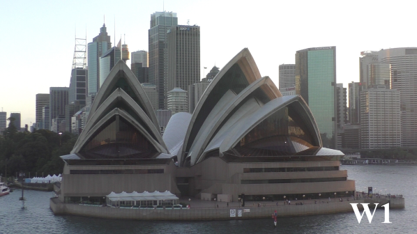 Abfahrt von MS Albatros mit Blick auf das Opernhaus und die Skyline von Sydney