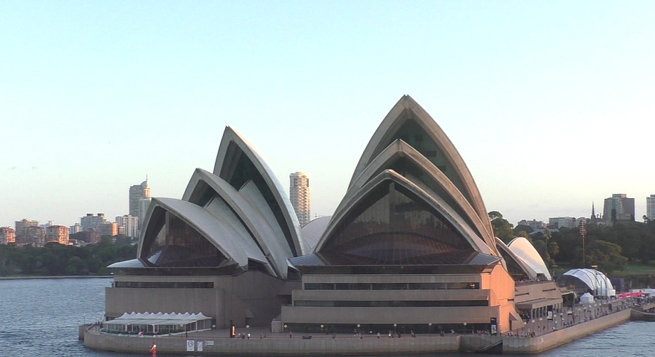 Abfahrt von Sydney mit direktem Blick auf das Operhaus